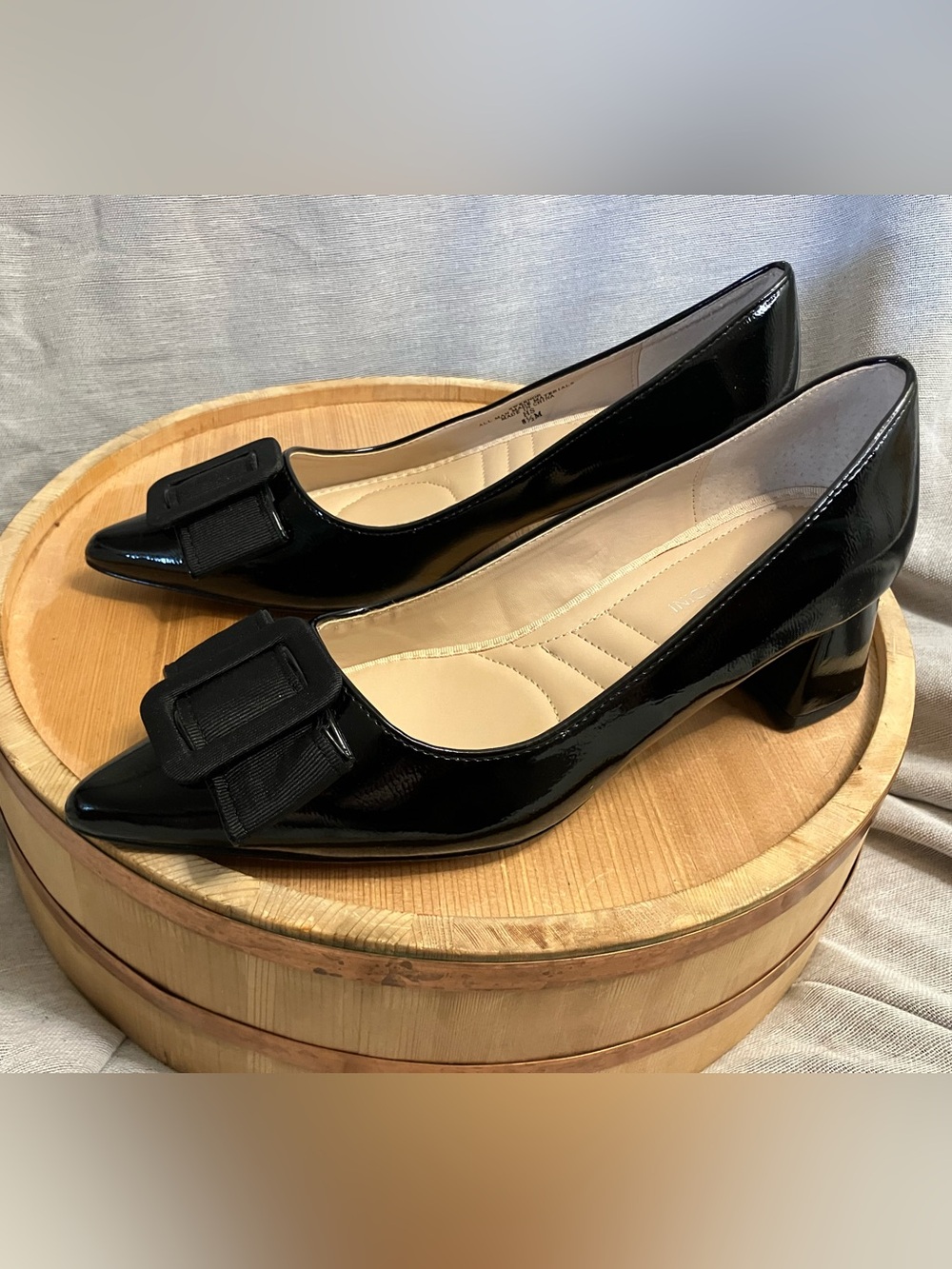 EUC Adrienne Vittadini Black Faux Patent Leather Block Heels Buckles Bow Sz 8.5 - Picture 2 of 8